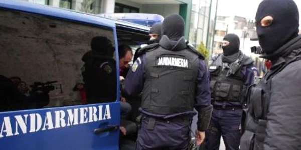 Percheziţii în Ilfov şi Bucureşti: este vizată o reţea de hoţi care vindeau maşini furate din Europa pe internet