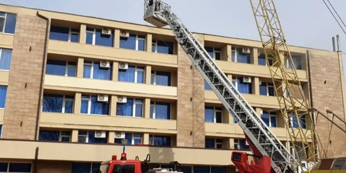 Incendiu Hotel Dacia Sud Mamaia FOTO ISU Dobrogea