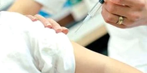 Bistriţa :  Vaccinul împotriva cancerului de col uterin  a sărit două clase