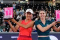 Sorana Cirstea si jucatoarea chineza Shuai Zhang, campioana la Linz la dublu (Facebook WTA) jpg