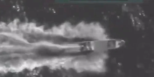 Armata SUA lovește o navă suspectă de trafic de droguri jpg