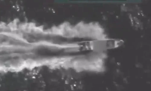 Armata SUA lovește o navă suspectă de trafic de droguri jpg