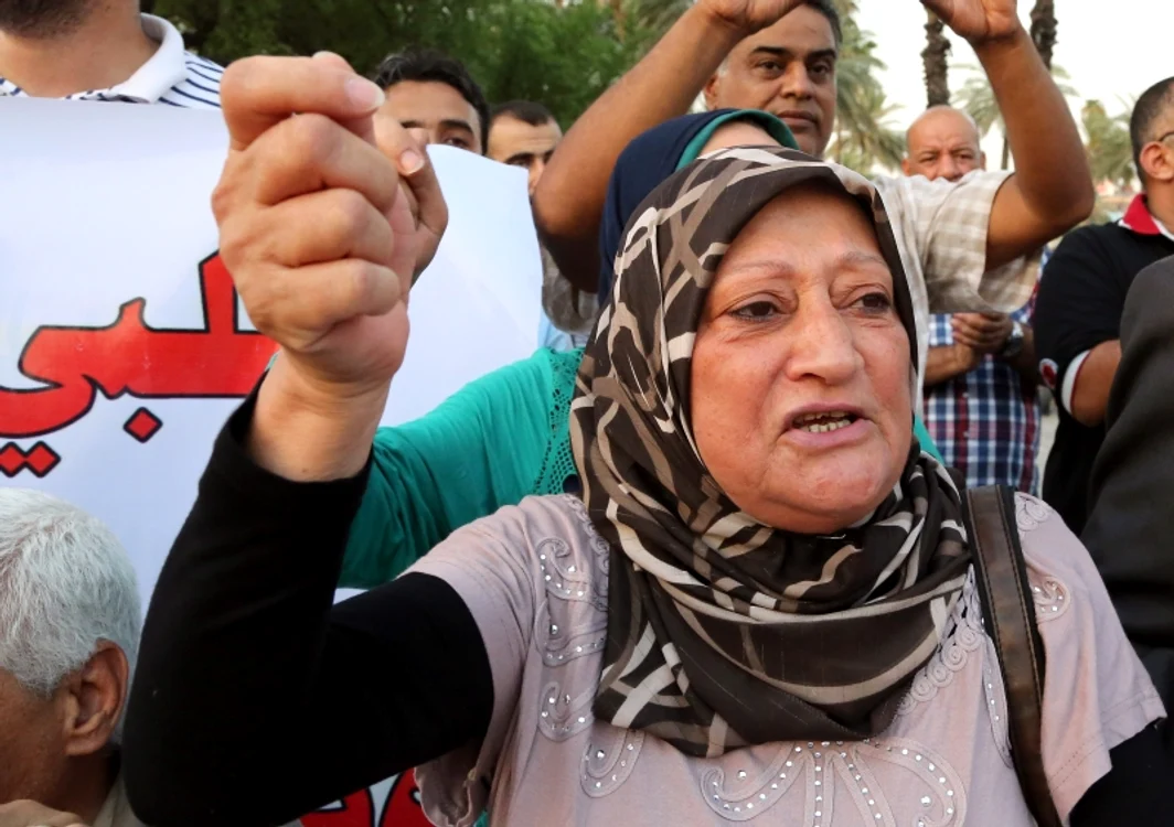 
    Sute de oameni au protestat săptămâna trecută în Bagdad (Irak) împotriva Statului IslamicFoto: AP  