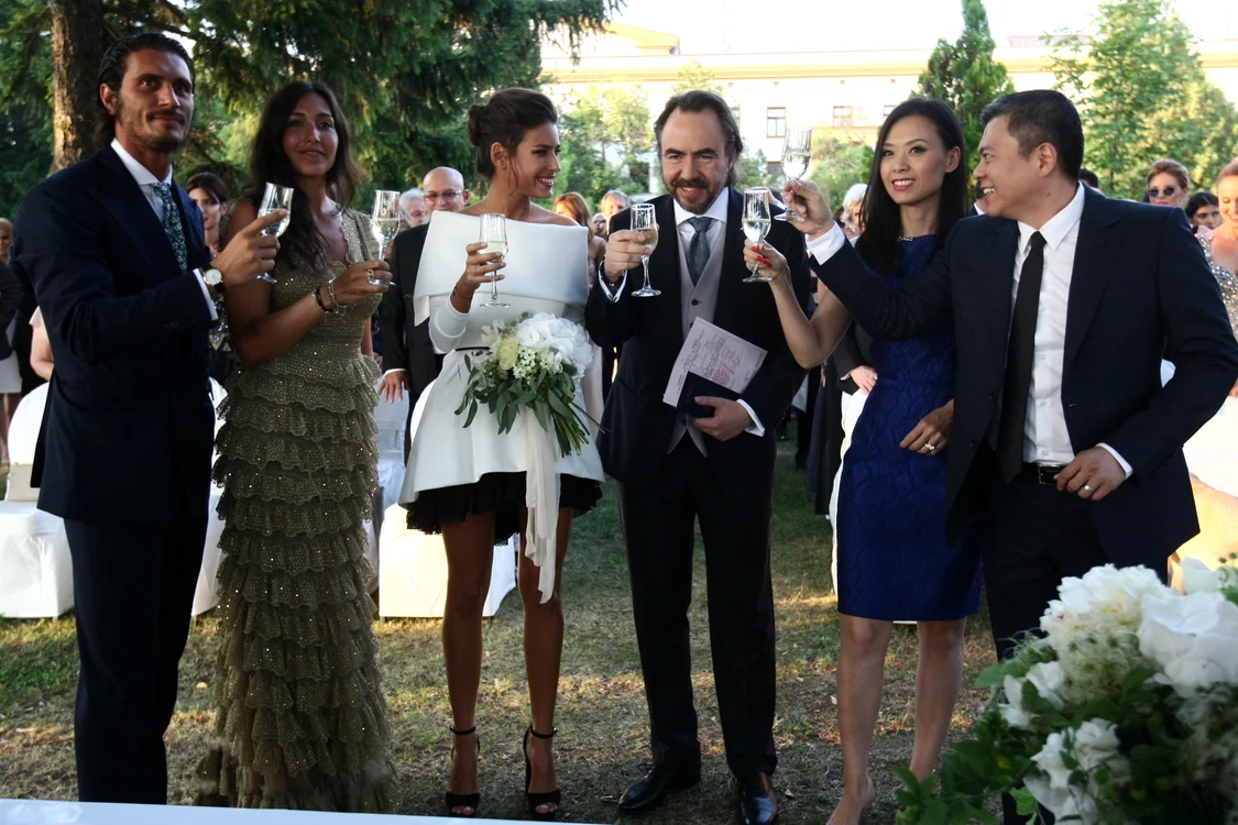 
    Cătălin Măruță, alături de alți invitați la nunta lui Bobby Păunescu cu Alice Peneacăfoto: Arhiva Personală  