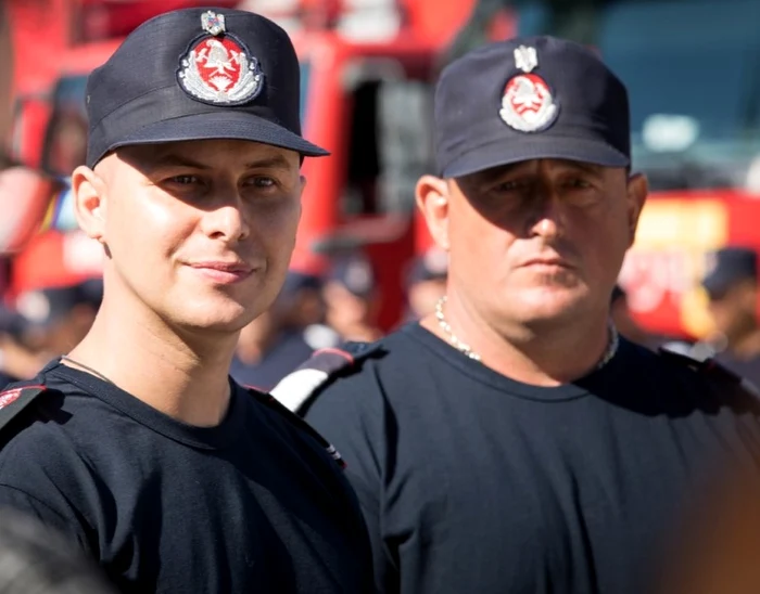 Cei 142 de pompieri au fost primiți cu onoruri la baza Ciolpani