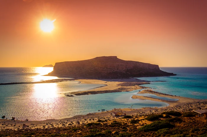 Apus de soare în Balos Creta din Grecia Foto Seaze The Day dms