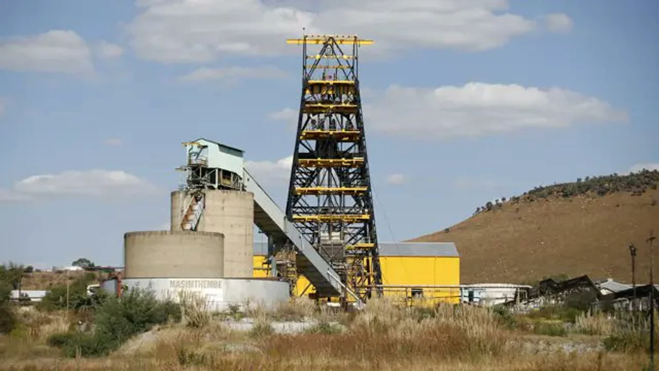 Mina de aur în care au rămas blocați minerii FOTO: X
