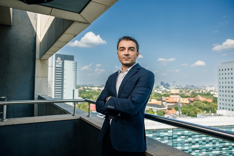 Creditul  punte-APIA: fără multe drumuri la bancă și teancuri de documente .Cum susține First Bank fermierii români