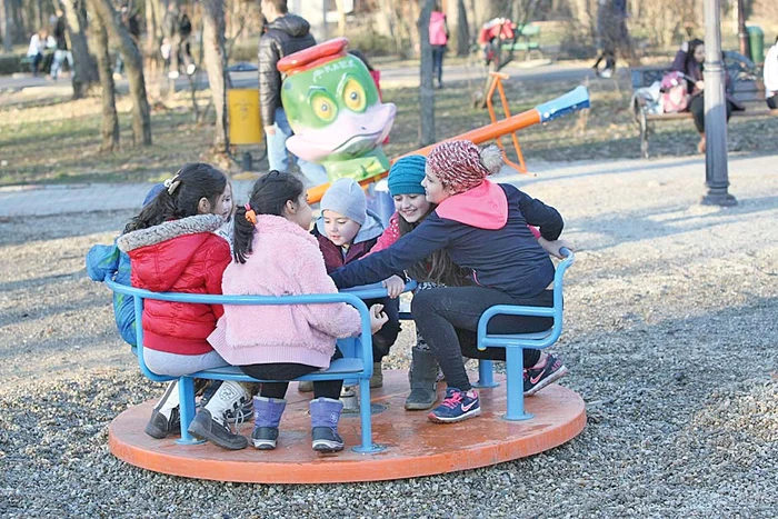 
    Copiii se vor juca astăzi la 24 de grade Celsius  