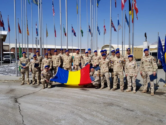 Jandarmii români din Afganistan antrefează forţele locale de securitate FOTO MAI