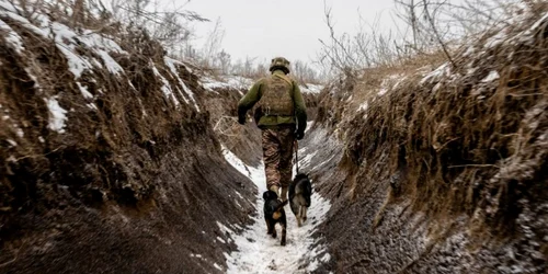 Tranşee în Donbas FOTO Timothy Fadek/Redux CNN