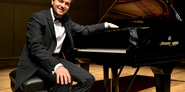 Pianistul Florian Mitrea