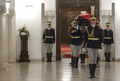 GIF iliescu