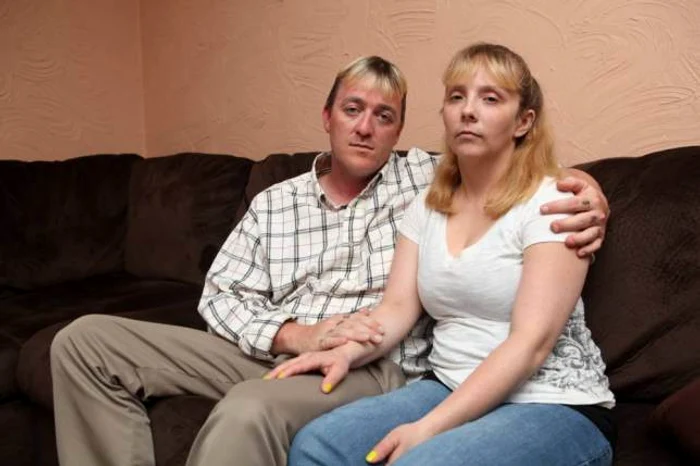 
    Dale Decker şi soţia sa, April  