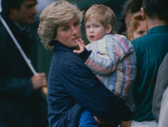 Prinţesa Diana îl iubea nespus pe Prinţul Harry (Foto: arhivă).