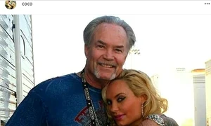 Coco Austin a povestit că tatăl ei Steve nu a fost niciodată bolnav, dar că acum respiră cu ajutorul aparatelor jpeg