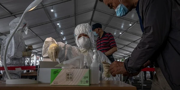 Testare pentru COVID in China FOTO EPA-EFE