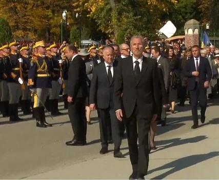 2 emil constantinescu la reinhumarea reginei elena la curtea de arges 1 jpg jpeg