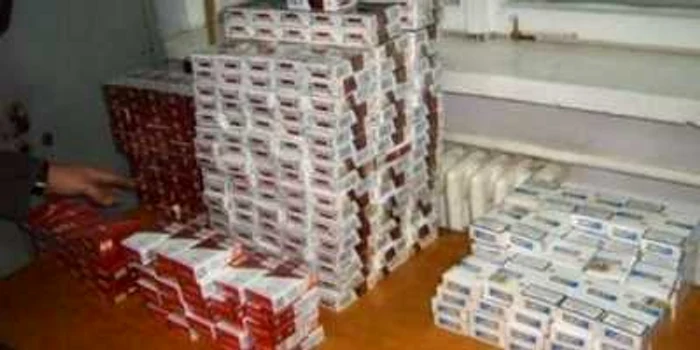 Poliţiştii au confiscat peste 700 pachete de ţigări Foto: arhivă