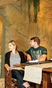 Leii vin la fereastra  restaurantului jpeg