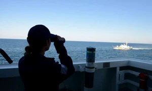 Incident în Strâmtoarea Ormuz  O navă americană a tras focuri de avertisment, după ce mai multe vedete de atac rapid iraniene s au apropiat periculos de mult jpeg