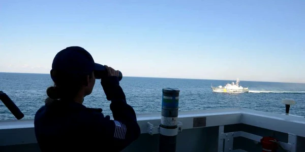 Incident în Strâmtoarea Ormuz  O navă americană a tras focuri de avertisment, după ce mai multe vedete de atac rapid iraniene s au apropiat periculos de mult jpeg