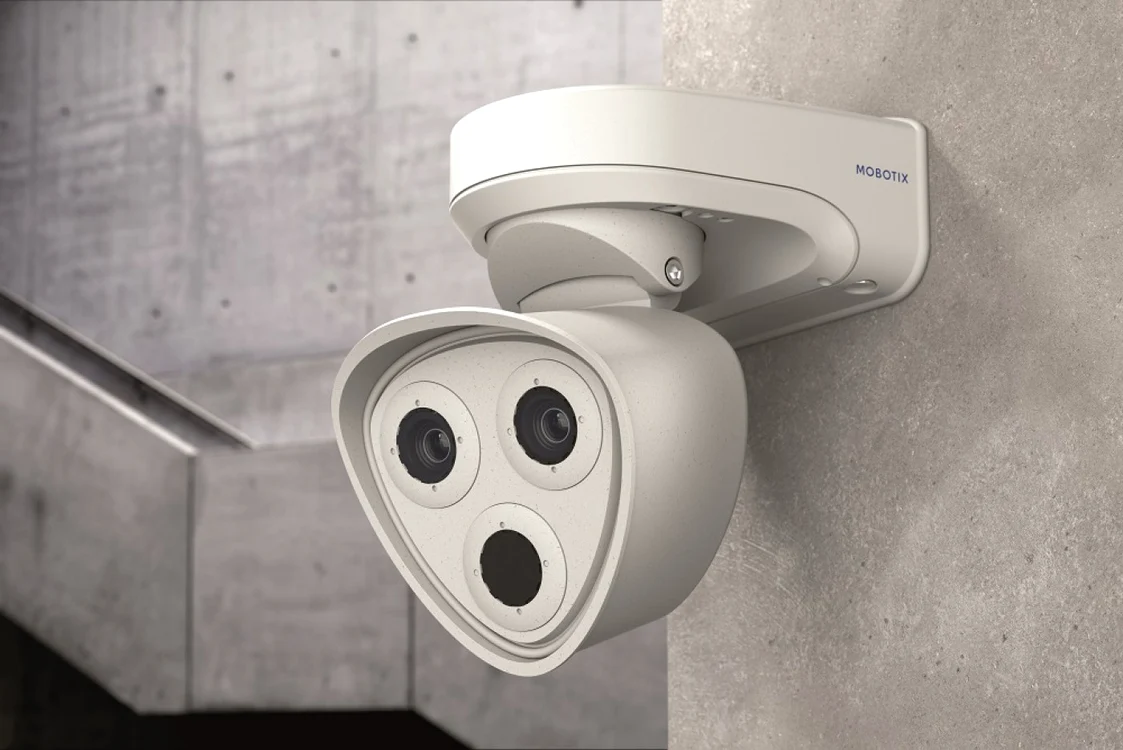 Cameră supraveghere Mobotix M73.