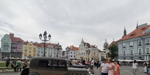 Parada maşinilor fabricate în perioada interbelică. Bijuterii pe două roţi FOTO Ş.Both