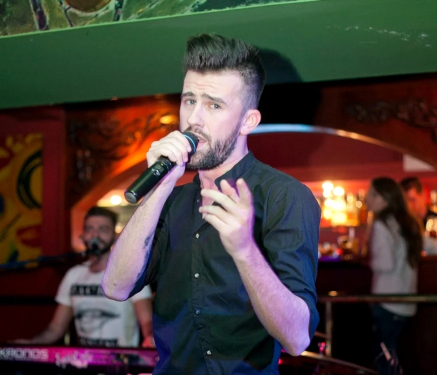 
    Florin Ristei - copilul-minune al muzicii a devenit un bărbat chipeşFoto: Music Club  