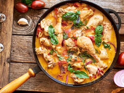 Tocanita picanta de pui  Sursa foto shutterstock 2019552515 jpg