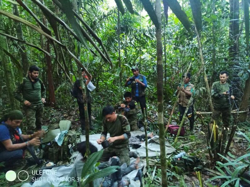 Copiii pierduţi în jungla din Columbia de 40 de zile au fost găsiţi în viaţă. Cel mai mic are un an 