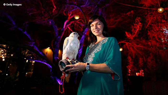 
    Simona Halep s-a împrietenit cu un şoim  