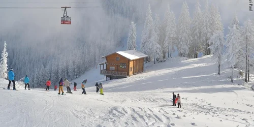 Pârtia Drumul Roşu este una dintre cele mai spectaculoase din ţară