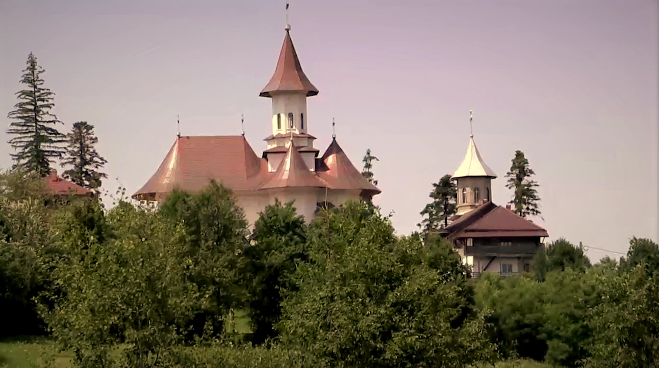 Mănăstirea Păiseni, loc de pelerinaj în Bucovina FOTO: Alina Iosif 