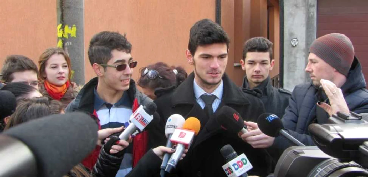 Alexandru Manda şi Andrei Eduard Burghelia, alături de colegi, la DNA Foto Sînziana Ionescu