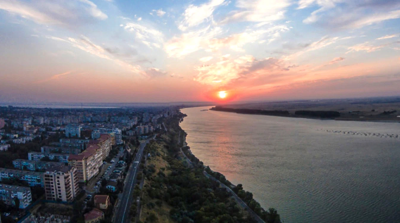 Faleza din Galați, cea mai lungă din Europa, va fi modernizată. Foto: Facebook/Faleza Galați 
