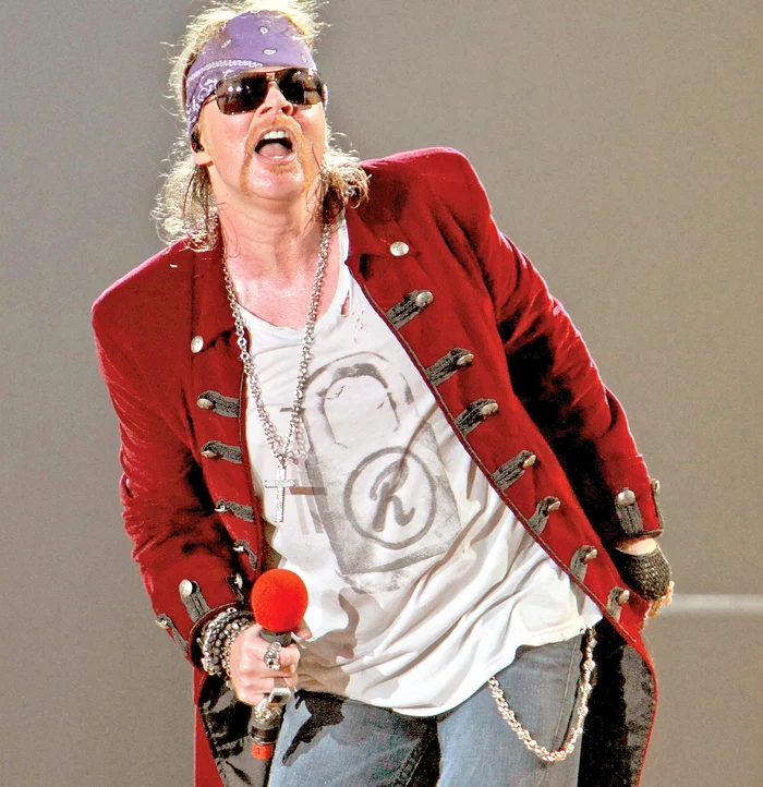 
    Au cerut şampanie de lux  