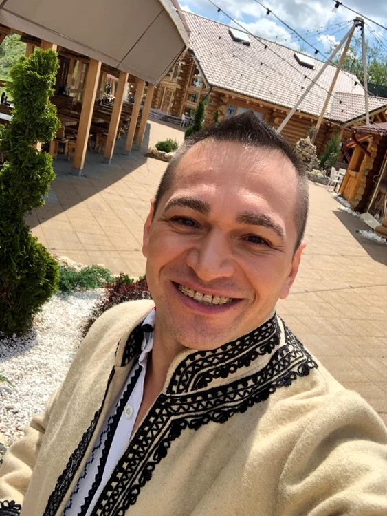 Florin Grigore este interpret de muzică de folclor