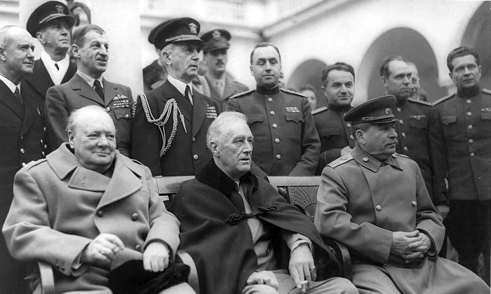 Winston Churchill, Franklin D. Roosevelt și Iosif Stalin, la conferința de la Ialta (© The Library of Congress)