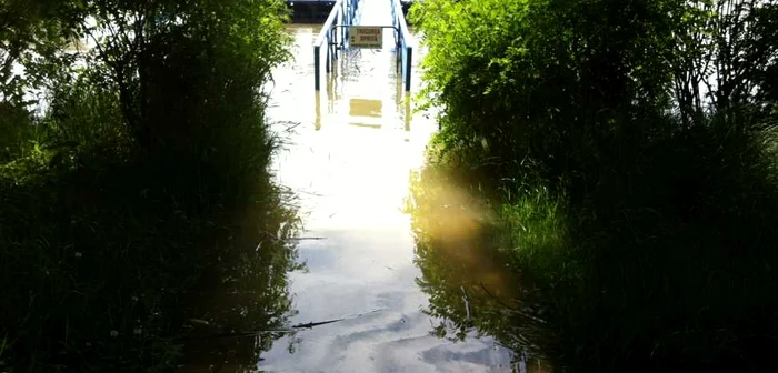 În Galaţi, Dunărea a inundat faleza oraşului FOTO Adevărul