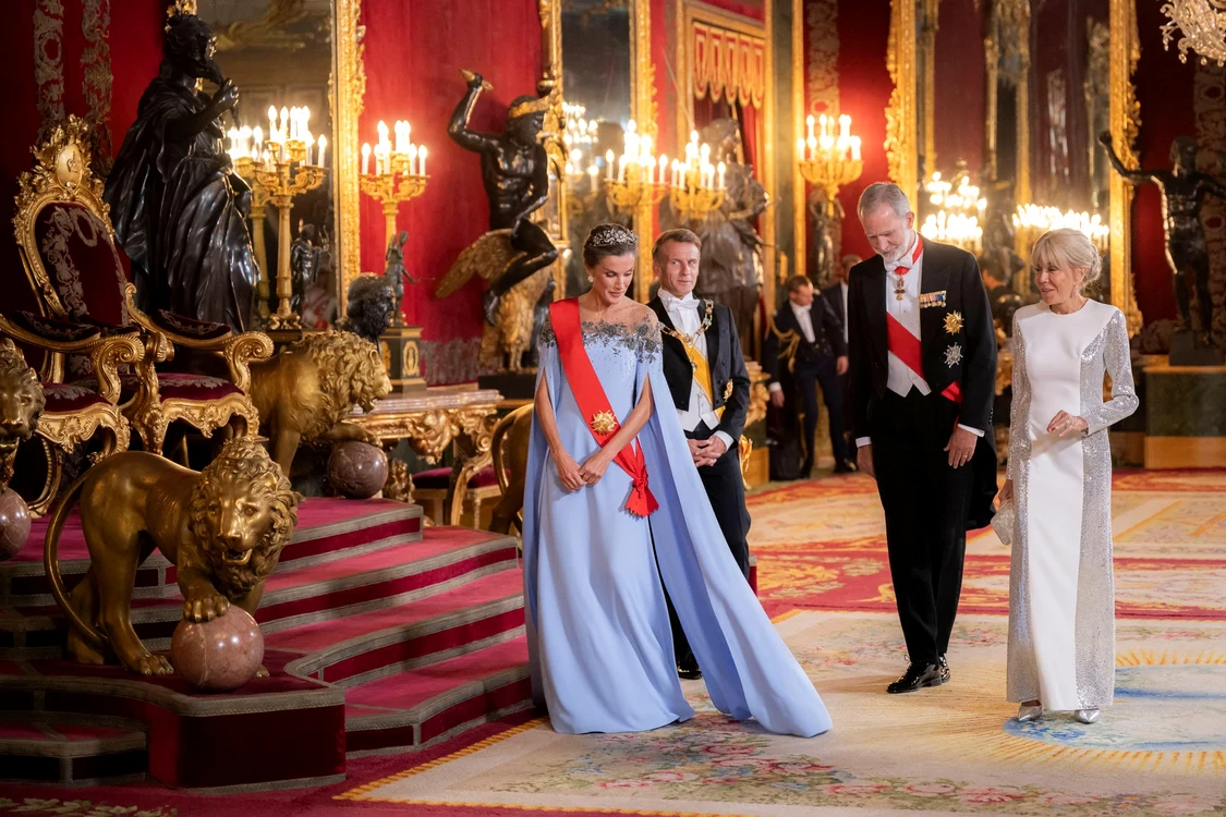Regele Felipe al VI lea și regina Letizia a Spaniei cu Emmnauel Macron și soția sa, Brigitteprofimedia 1139306946 (3) jpg