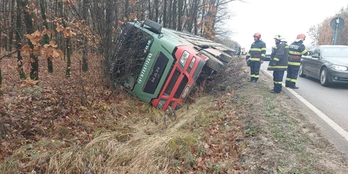 TIR rasturnat in olt   foto martor jpeg