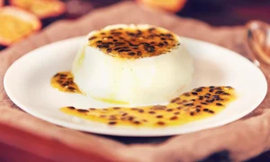 Panna cotta cu fructul pasiunii jpeg