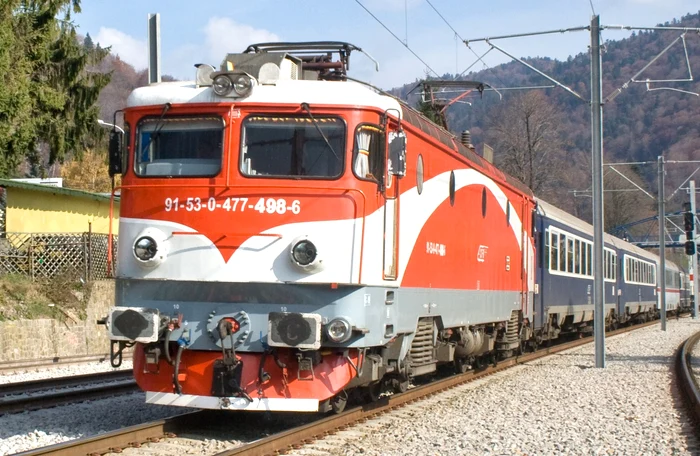 tren de calatori pe traseu jpeg