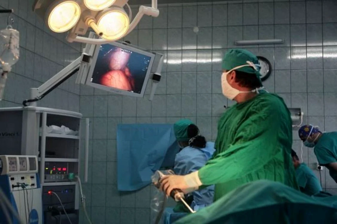 robotul da vinci foto adevarul