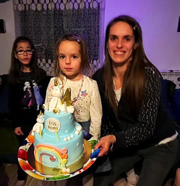 Iris poartă și prenumele Anna, al străbunicii ei, Regina Ana a României