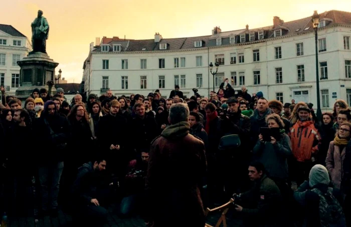 „Noaptea manifestanţilor“ la Bruxelles FOTO Twitter/@DanosJo