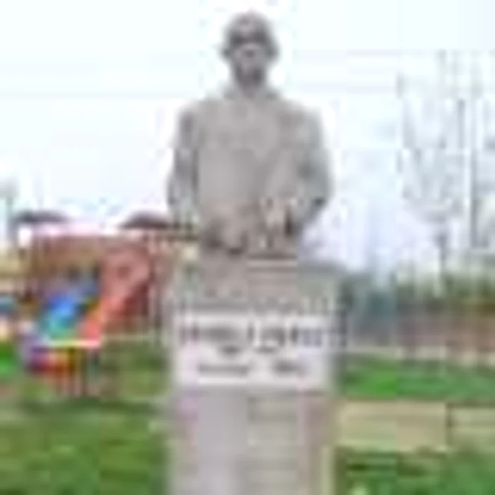 samoila marza statuie