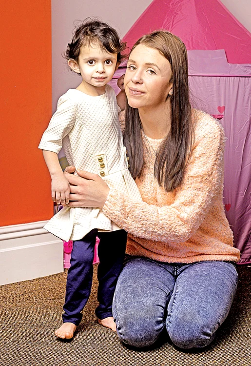 
    Micuţa are Mina Khan are o nouă şansă la viaţă după operaţie revoluţionarăFoto: Guliver,  Rex Features  