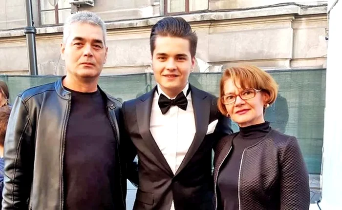 Selly și părinții lui / foto: social media